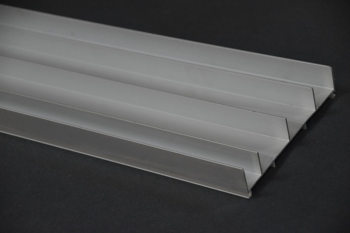 TRIPPLE HEADER ANODIZE 21 FT.