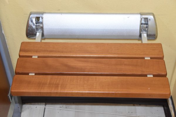SHOWER SEAT
