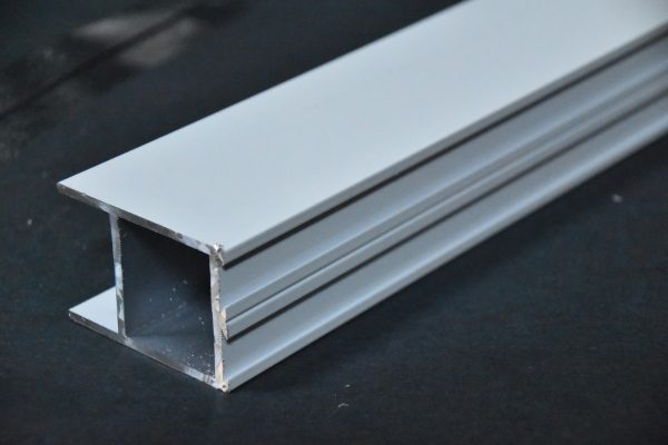 E/D TOP RAIL WOODGRAIN PINE(PER FT)