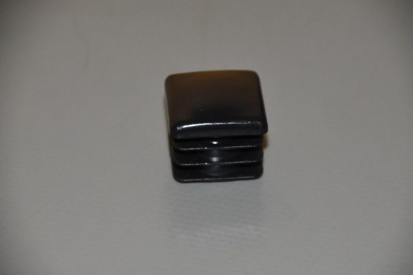 PORSHA END CAP WITH TREAD