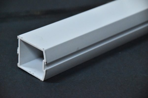 E/D LOCK RAIL WHITE(PER FT)