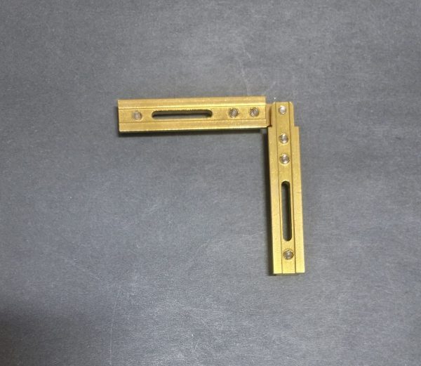 HEADER ADJUSTABLE BRACKET