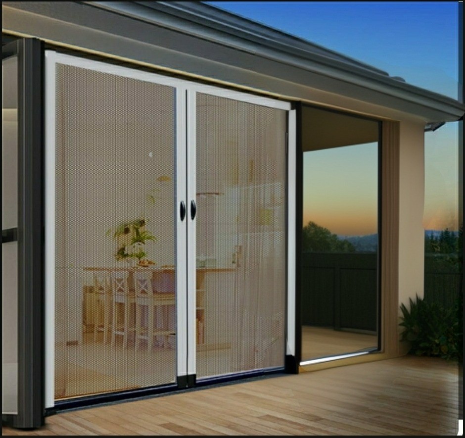 RETRACTABLE DOUBLE DOOR MESH SCREEN