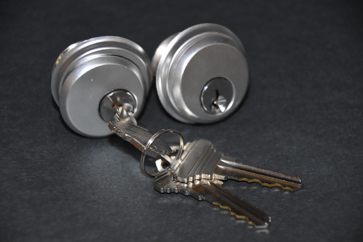 ENTRANCE DOOR CYLINDER