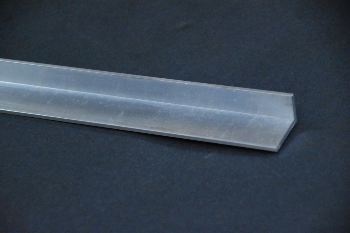 1 1/4 X 3/4 SMALL ANGLE BRACKET 21FT(MILL FINISH)