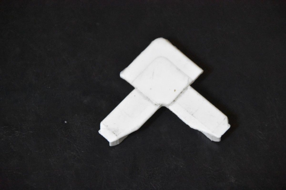 CORNER BRACKET FLANGE BRONZE - Image 2